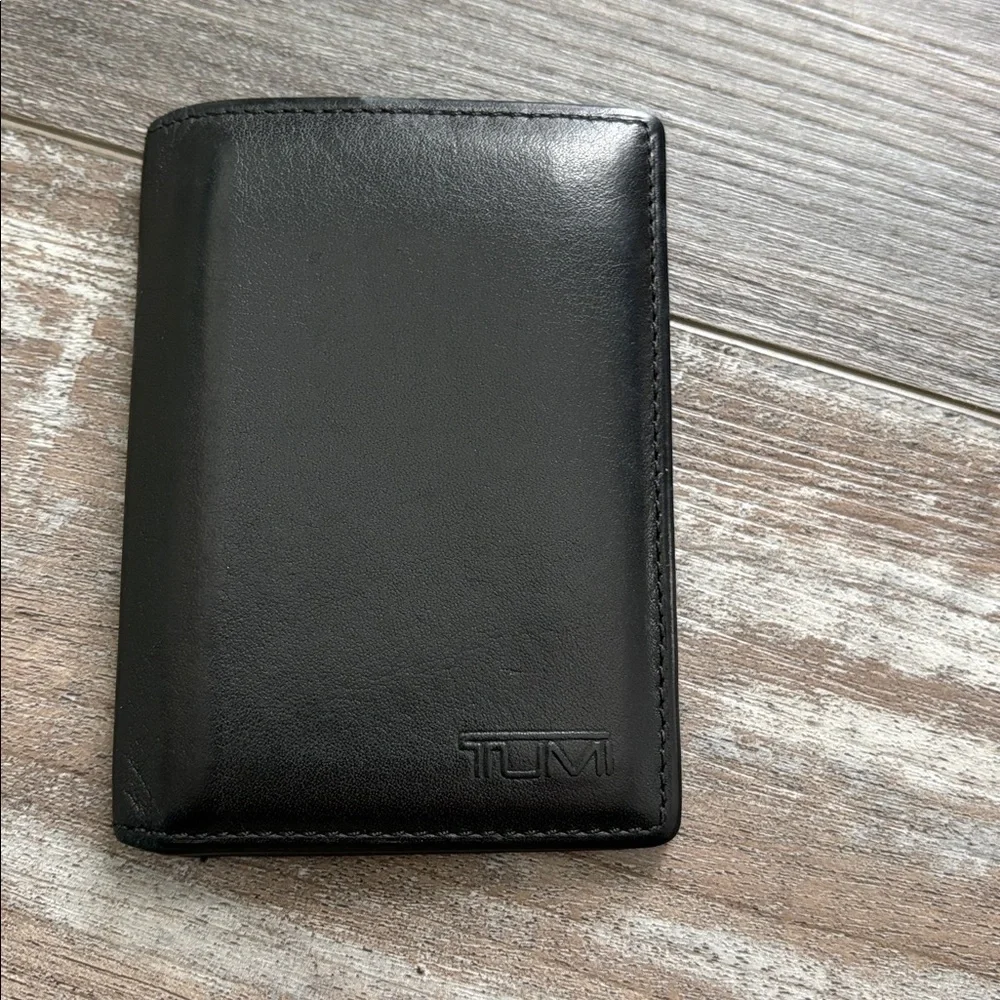 Tumi Black Leather Mens Wallet
